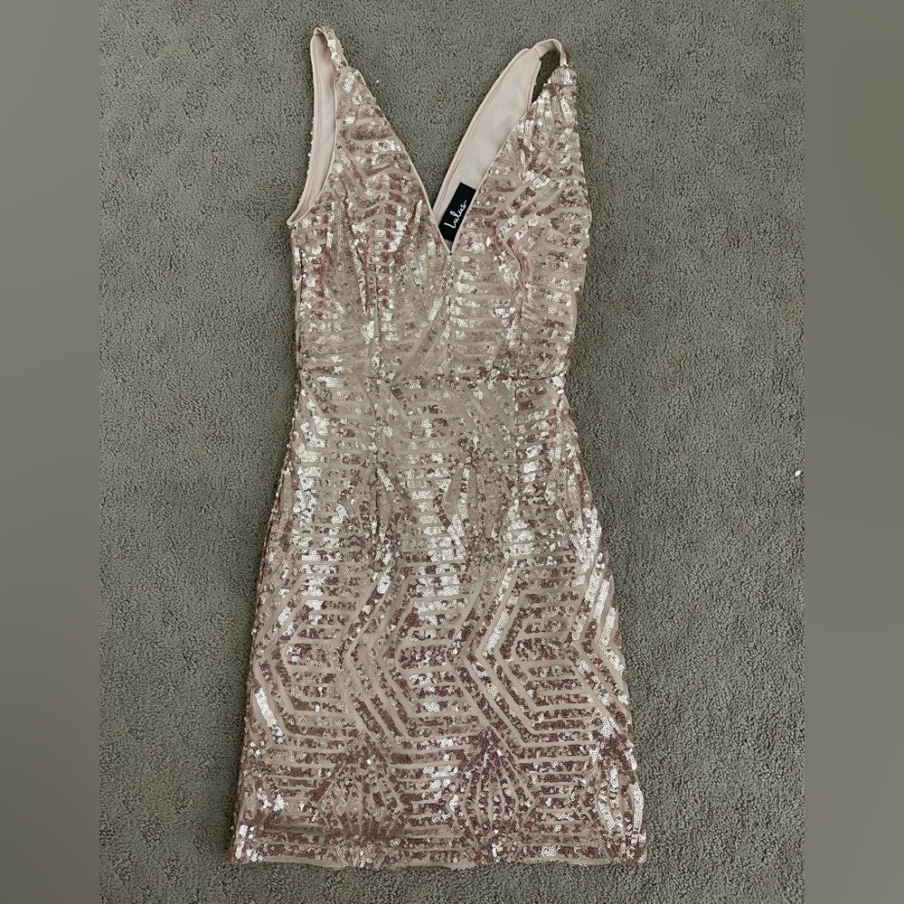 Sequins lulus dress! Super cute, worn once for an event!